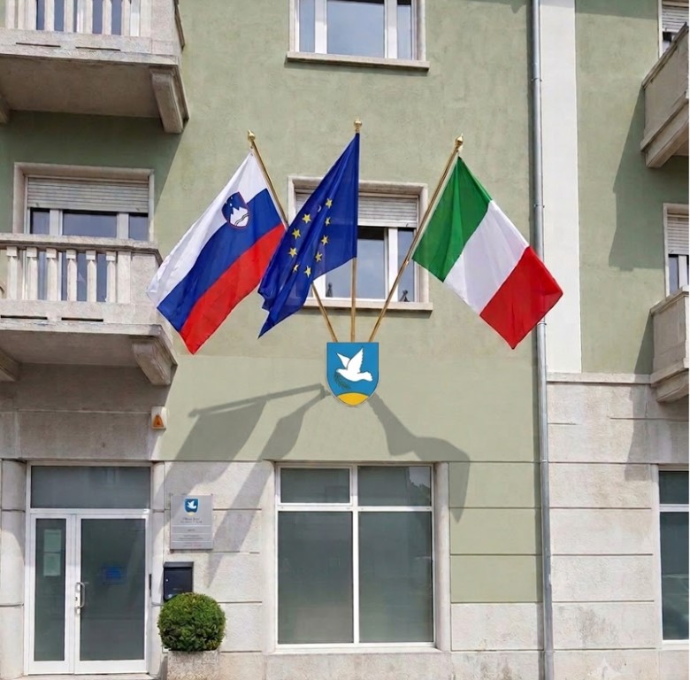 Predlog zastave na občini Izola, ni dokončna fotografija